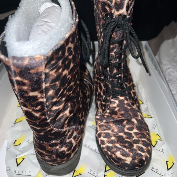 Leopard boots - Picture 2 of 3